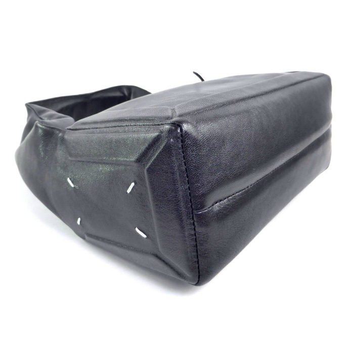 �᥾�� �ޥ른���� ��Maison Margiela�� �ܥå����Хå� �������ȥ������� ���⡼�� �������� �Хå� SB1WD0064 �֥�å��ڿ��ʡ� 