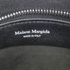 �᥾�� �ޥ른���� ��Maison Margiela�� �ܥå����Хå� �������ȥ������� ���⡼�� �������� �Хå� SB1WD0064 �֥�å��ڿ��ʡ� 