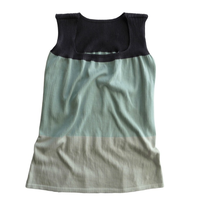 ���å����ߥ䥱 ��ISSEY MIYAKE�� �ץ꡼���ڤ��ؤ� �Ρ����꡼�� �ȥåץ� 2 �ѡ��ץ�� IM21KN007 ����������š� 