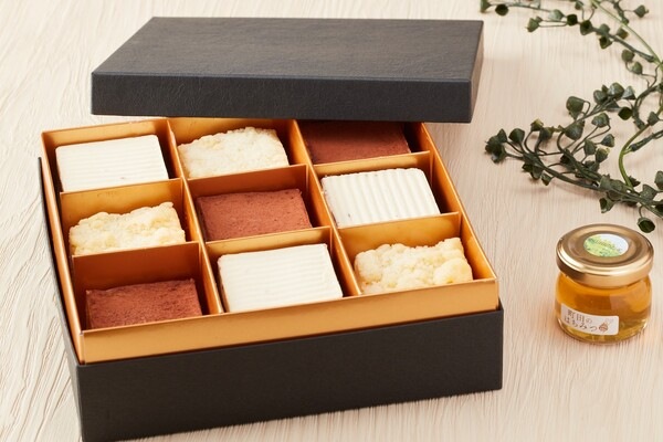 #22時の誘惑チーズケーキCUBE  9個セット　　(ブルｰチーズ×3、ティラミス×3、宇治抹茶×3)