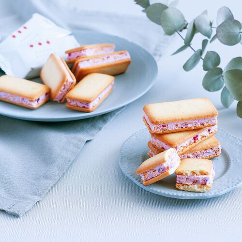 東京 「苺のワルツ」 あまおう苺のバターサンド16個