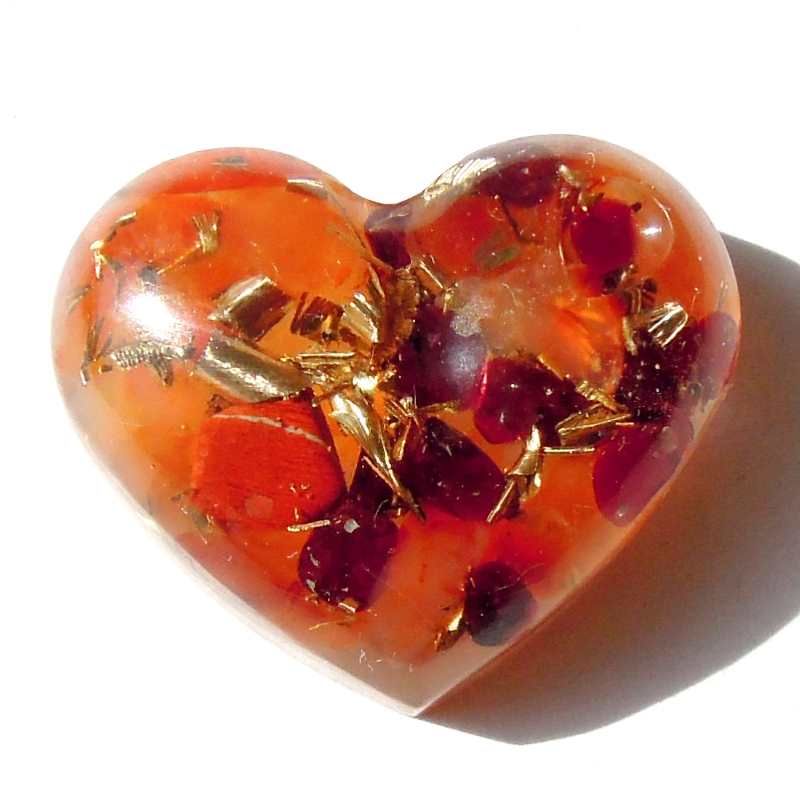 カーネリアンのハート型ペンダント 《ボヘミアンオルゴナイト