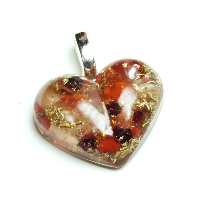 癒しのオルゴナイト❤️エメラルド＋ペリドットのハート型♡