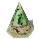 ゾイサイトの高いピラミッドオブジェ 《ボヘミアンオルゴナイト》 4×5.5cm