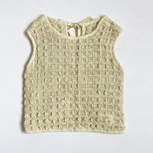 無農薬和綿ガラ紡ワッフル ベビーエプロン　草木染めミドリ（ザクロ・クスノハガシワ）　50〜90cm【ネコポス可】