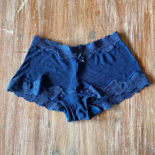 絹糸紡 シルク キャミソール「テレコリブ×レース」 草木染め 16藍の空