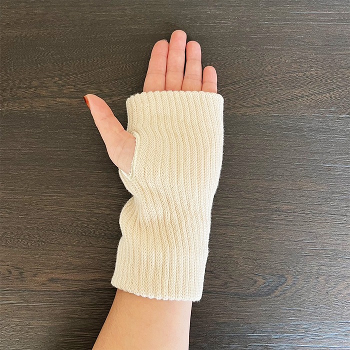 PLEATS PLEASE アームウォーマー付き カシミヤ混アームウォーマー【HELEN KAMINSKI】|ネミカ | レリアン公式