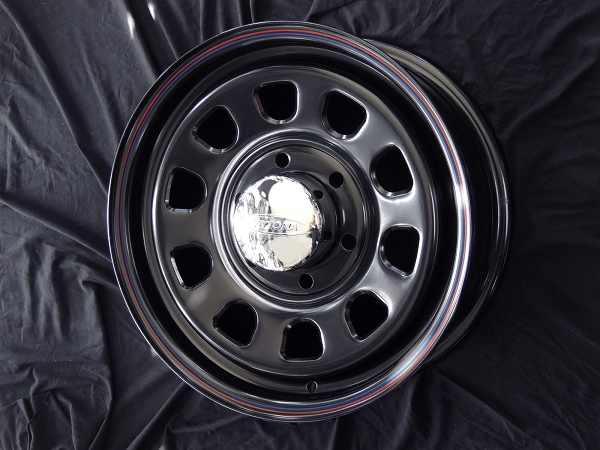 200系ハイエース用ホワイトレターナスカー+デイトナブラック 195/80R15 デイトナ 15インチ ブラック クロームリム グッドイヤー