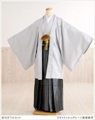 【紋付袴レンタル】 羽織袴　スタイリッシュグレー×黒銀縞袴  mo032-4【紋付きフルセット】《羽織袴レンタル》《着物レンタル》〔袴レンタル〕〔男性着物〕〔貸衣装〕〔卒業式〕〔結婚式〕〔二次会〕〔イ
