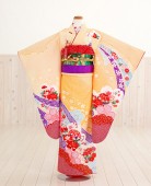 七五三レンタル　黄色絞り柄に紫束ね熨斗  j7048【７歳女児/女の子七五三】《レンタル七五三》《753レンタル》〔子供着物〕〔2022〕〔貸衣装〕〔七歳〕〔7才〕〔しちごさん〕〔イベント〕〔発表会〕