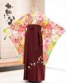 小学生 袴レンタル 卒業式 h0110 女の子 小学校卒業式 卒業袴 ジュニア着物 12歳 6年生 かわいい おしゃれ 人気 「式部浪漫」ブランド 黄緑に吉祥彩春花