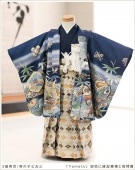 七五三レンタル ３歳 男の子 着物 d3191 フルセット 子供着物 結婚式 三才 羽織 袴レンタル 人気 かっこいい 2022 モダン レトロ 男 貸衣装 「Yamato」 紺色に縁起模様と飛翔鷹|