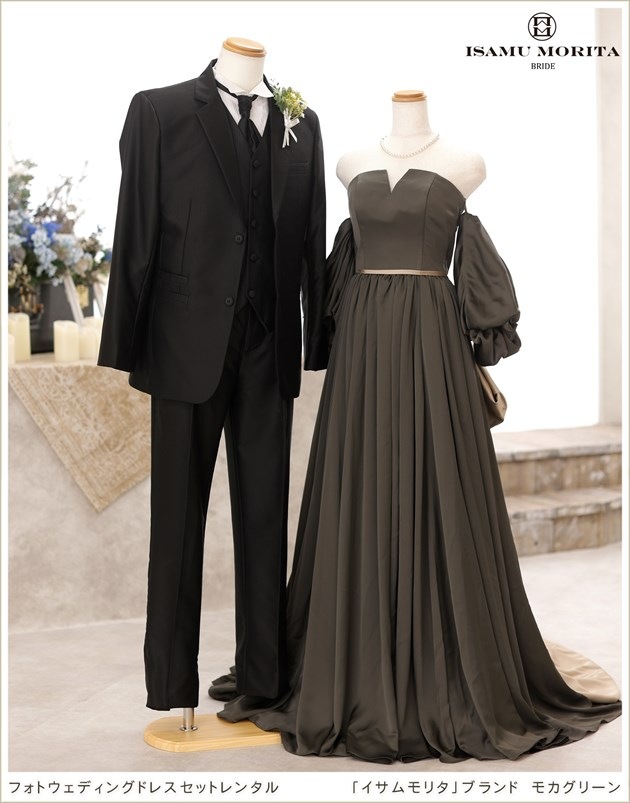 ウェディングドレス&タキシード セット 新郎新婦のウェディングドレス＆タキシードセット｜フォト