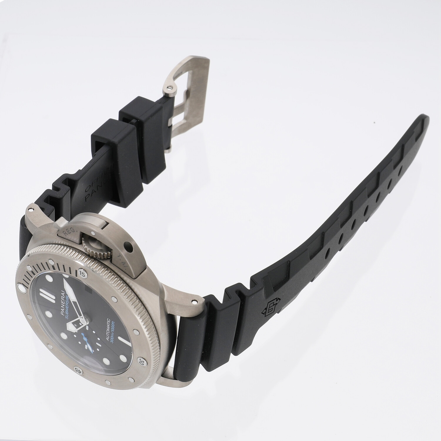 P6825 | [新品]パネライ サブマーシブル 47MM ブラック PAM02305