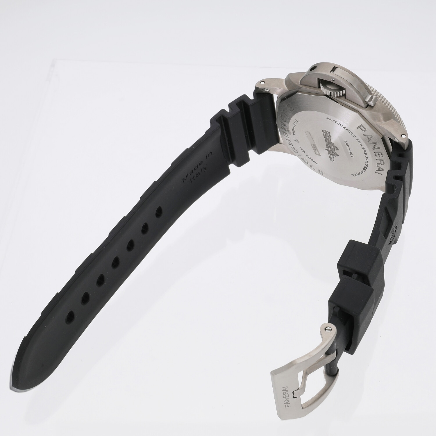 P6825 | [新品]パネライ サブマーシブル 47MM ブラック PAM02305