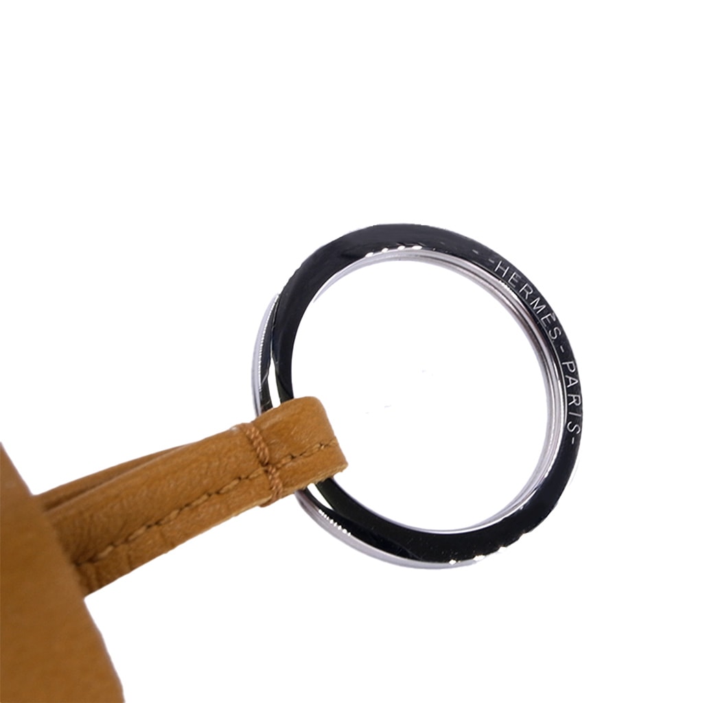 HERMES エルメス カルメン モーヴシルベストル アニョーミロ(ラム) シルバー金具 キーホルダー W刻印 新品