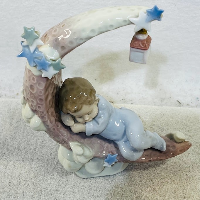 リヤドロお月さまのベッド