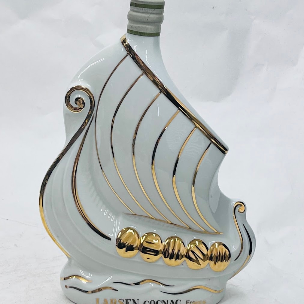 未成年の飲酒は法律で禁じられています】LARSEN S.A ラーセン 特級