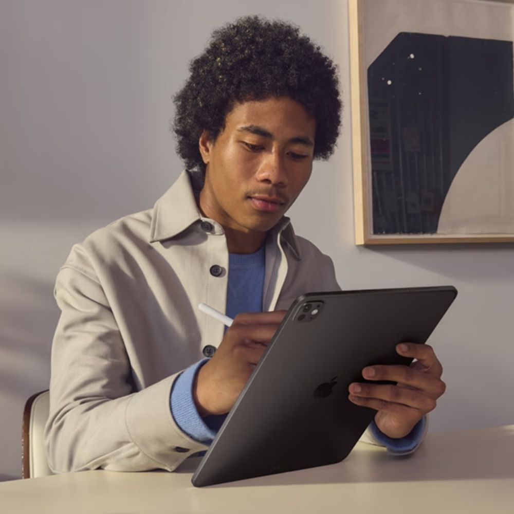 Apple アップル iPad 13インチ Wi-Fiモデル MDYK4J/A ( Apple M5チップ Wi-Fi7 9コアCPU 10コアGPU 12GB RAM 256GB ) シルバー 国内正規品