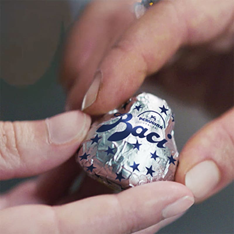 ふ*う様 Baci ヘーゼルナッツチョコレート12piece×20箱セット 楽天市場】［冬季限定］BACI（バッチ） ヘーゼルナッツ