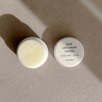 �ϡ��֥������꡼�� - �ƥ����ĥ꡼ 10ml<br>HERB CARE CREAM TEATREE
