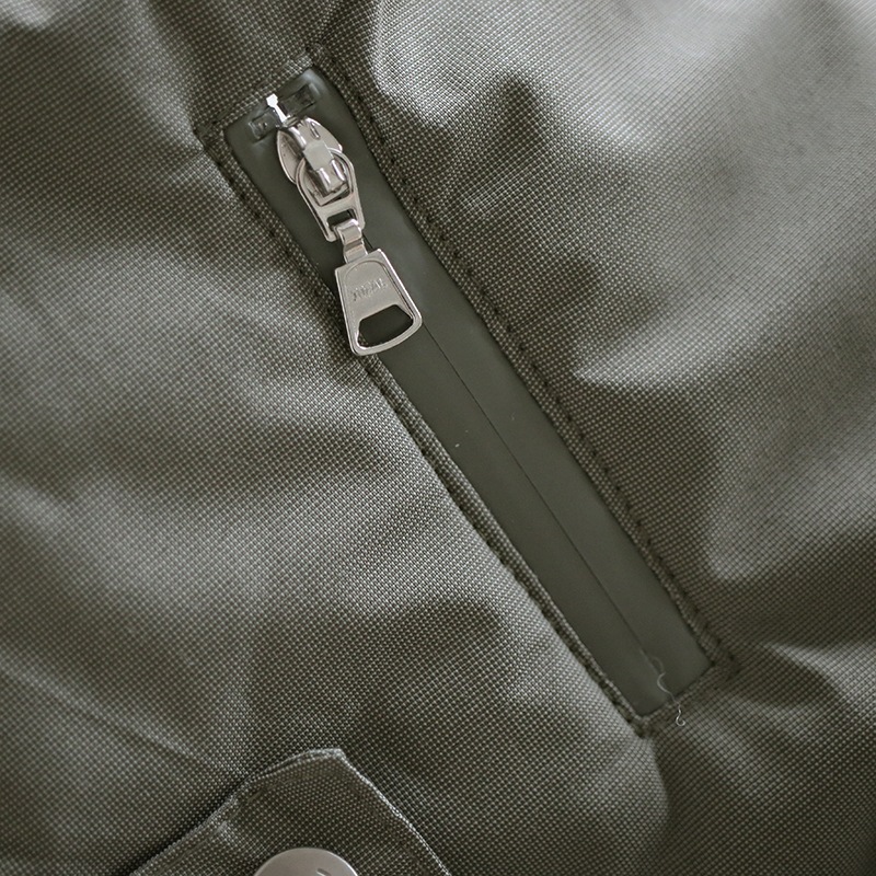 ���ͥ��󥵥졼�ȏ�� �ɿ����ʥ٥��� - Khaki<br> 3M Thinsulate��� Waterproof Futuristic Padded Vest