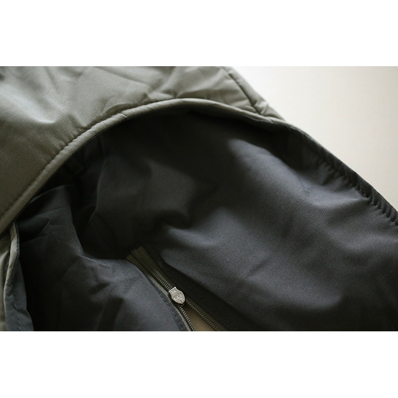 ���ͥ��󥵥졼�ȏ�� �ɿ����ʥ٥��� - Khaki<br> 3M Thinsulate��� Waterproof Futuristic Padded Vest