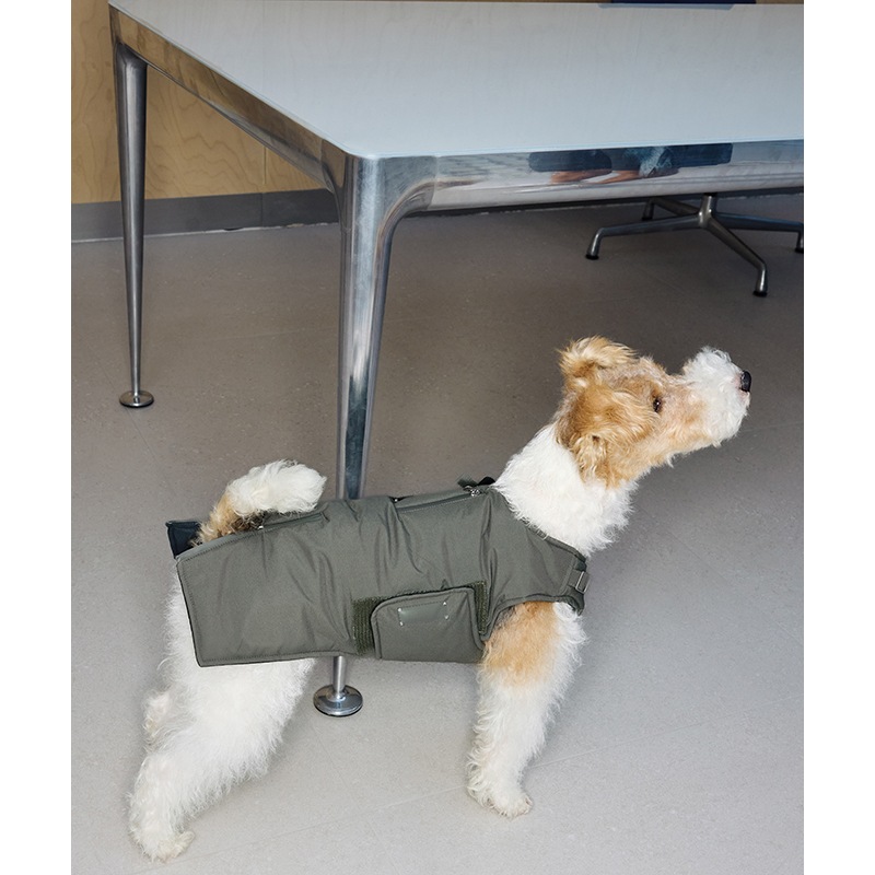 ���ͥ��󥵥졼�ȏ�� �ɿ����ʥ٥��� - Khaki<br> 3M Thinsulate��� Waterproof Futuristic Padded Vest