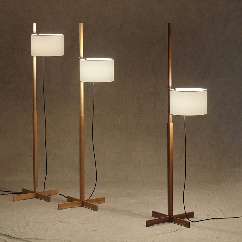 SANTA & COLE スタンドライト／オレンジシェード×ブラック脚 北欧