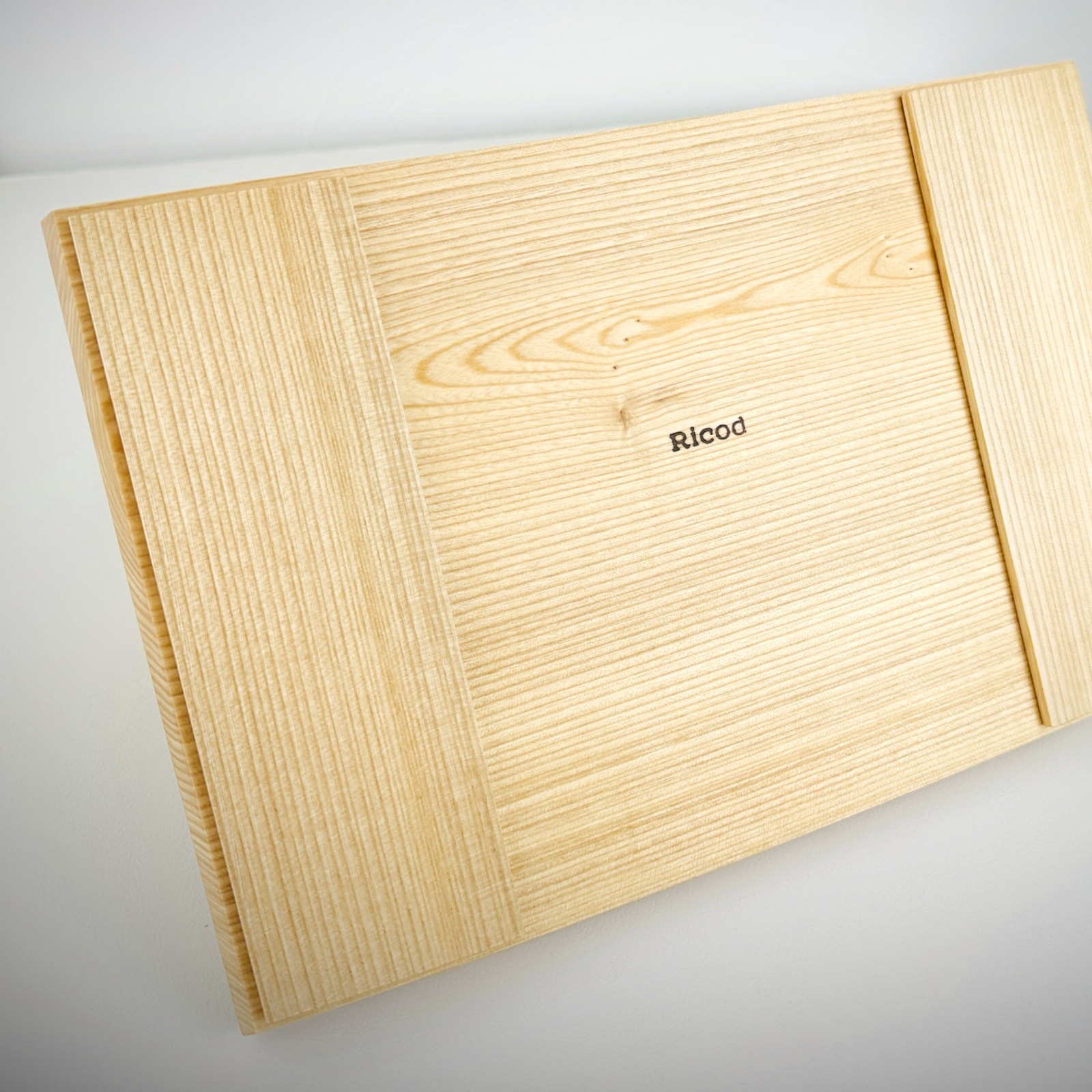 『ペットメモリアルステージ　ペットのお仏壇』