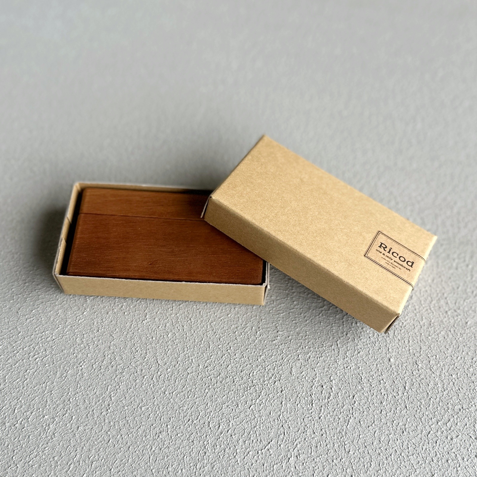 『IQOS スティックケース（木製ヒートスティック収納ケース）』