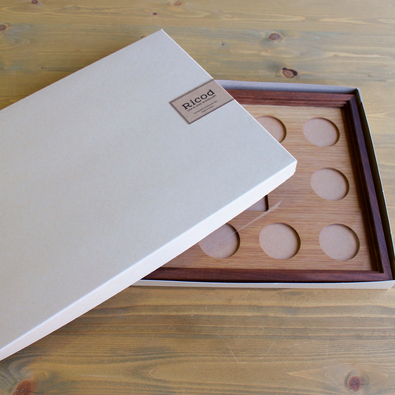 『メモリアルフォトフレーム』　ー12枚の写真で綴る、はじめての一年ー