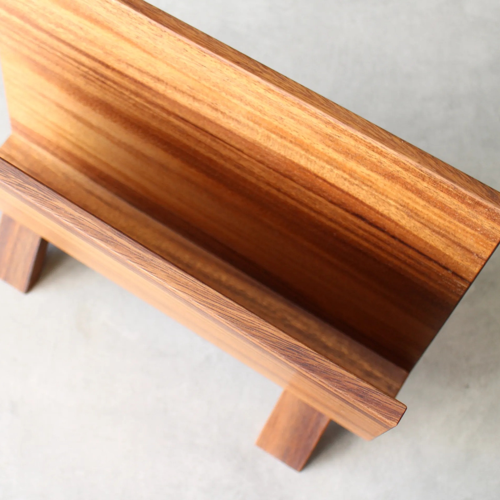 スヌーピー木製マガジンラック 9d31673084dc2da1344fbe0efb8c35