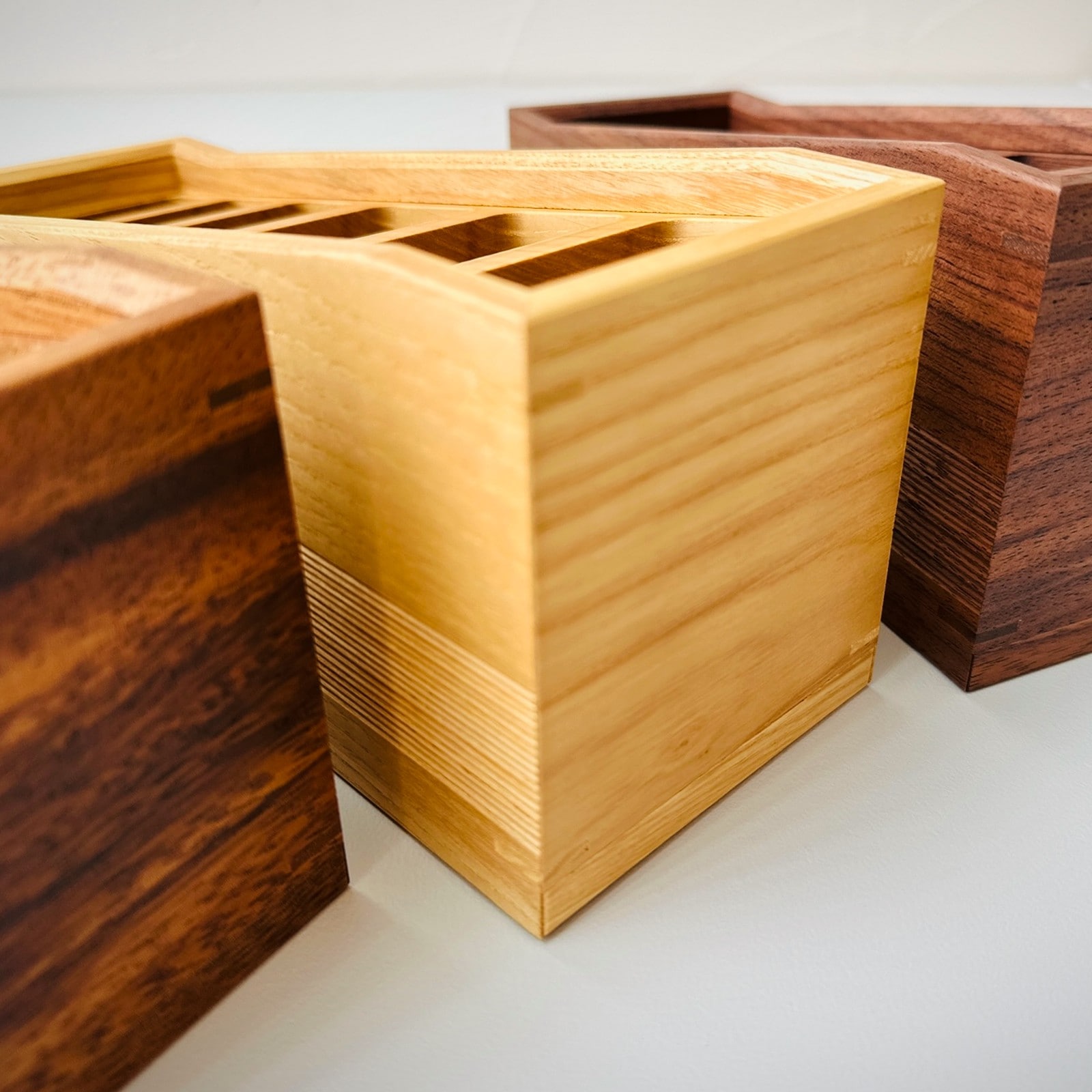 リモコンスタンド Walnut／Ash／Monkeypod | Interior／Goods