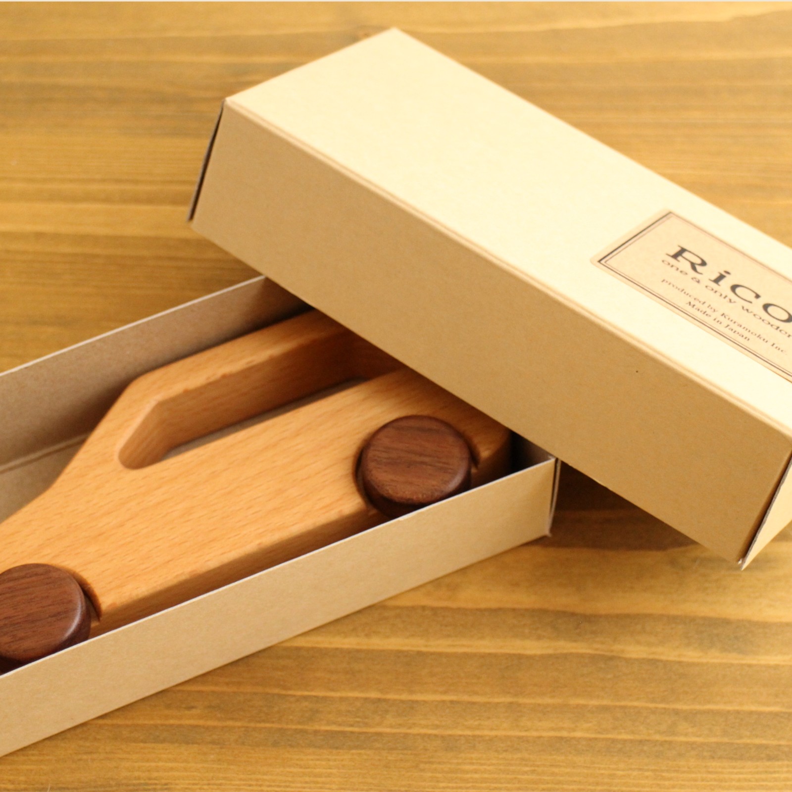 木のくるま　‐ステーションワゴン‐