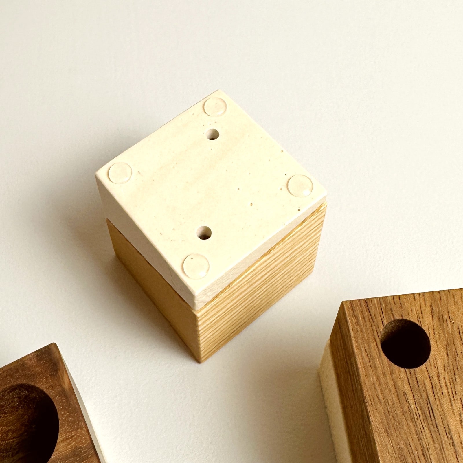 『ハンコスタンド』