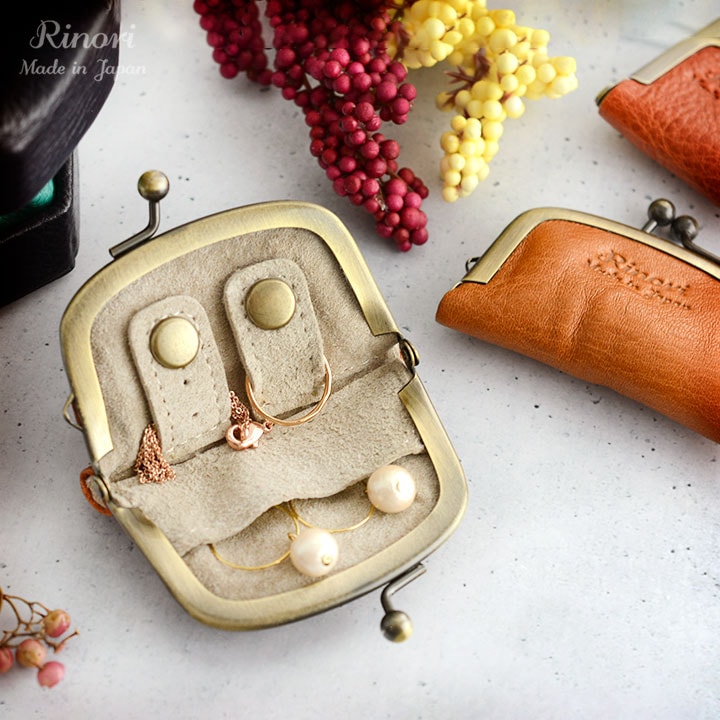 イヤリングやネックレス・指輪の収納に。がま口アクセサリーケース