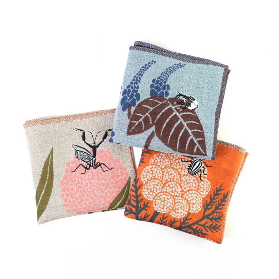 ガーゼハンカチ  ( 花とカメムシ / ゾウムシ / カマキリ )