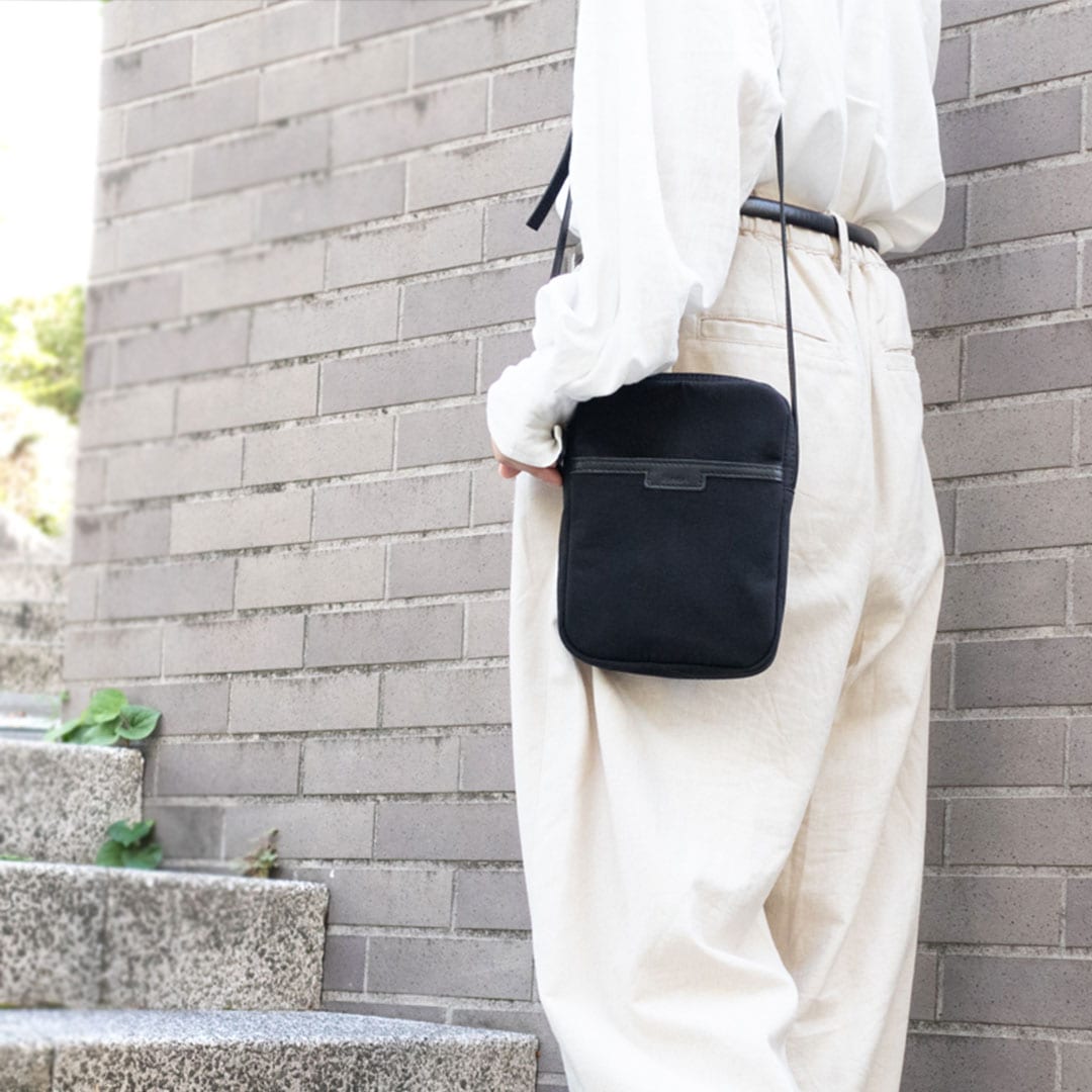 Rinori（リノリ） 本革　ボディバッグ 本革 日本製 大人の小さな本革ボディバッグ