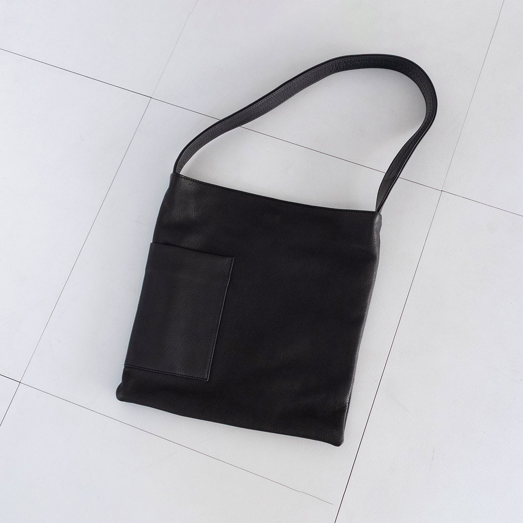 「暮らす」に寄り添う 外ポケット付きソフトレザー3waybag [ai&meg]