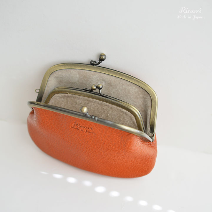 カードも紙幣も小銭も入る 仕切り付き親子がま口財布