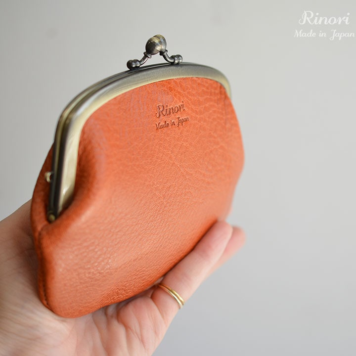 カードも紙幣も小銭も入る 仕切り付き親子がま口財布