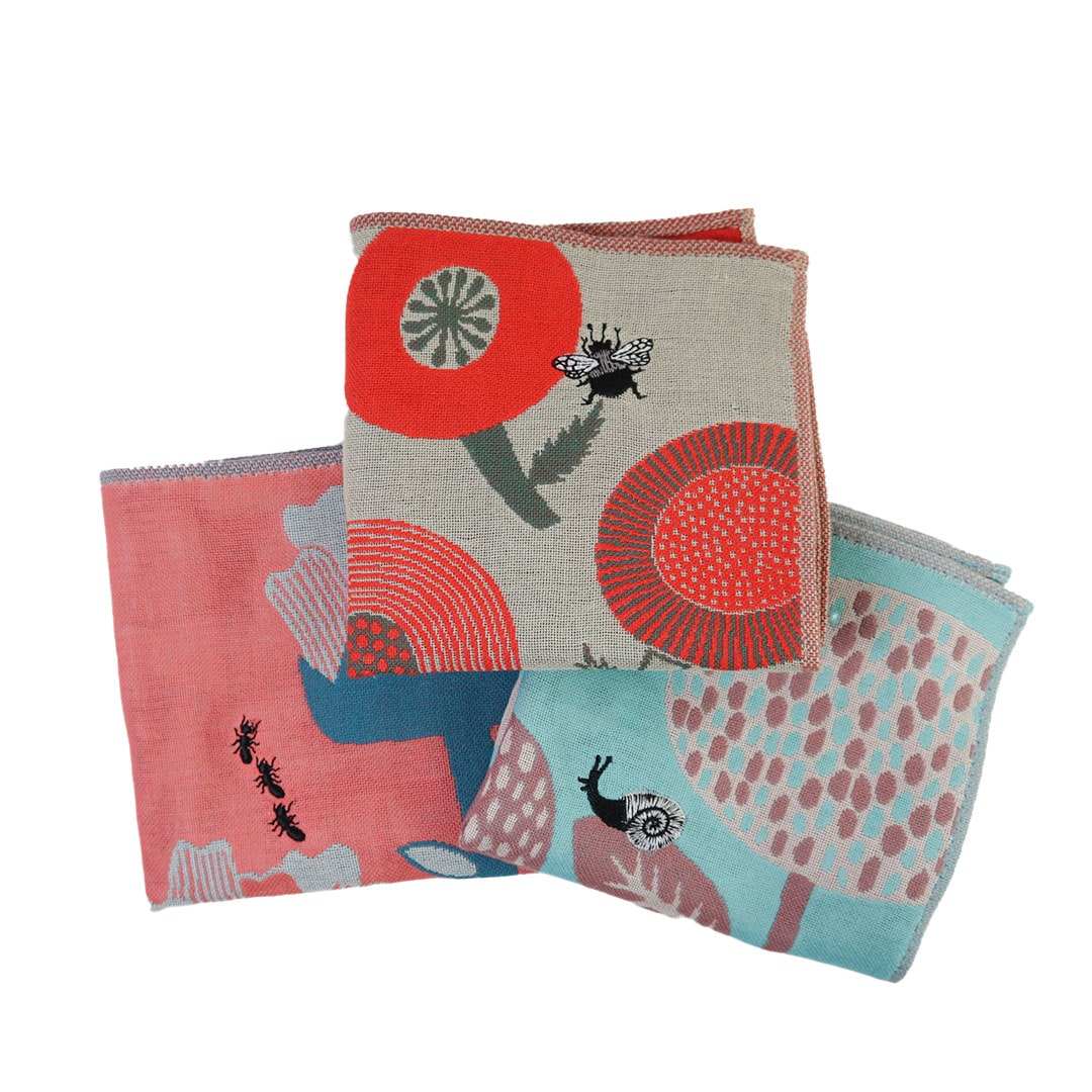 ガーゼハンカチ （ クマンバチ /マイマイ / アリンコ )