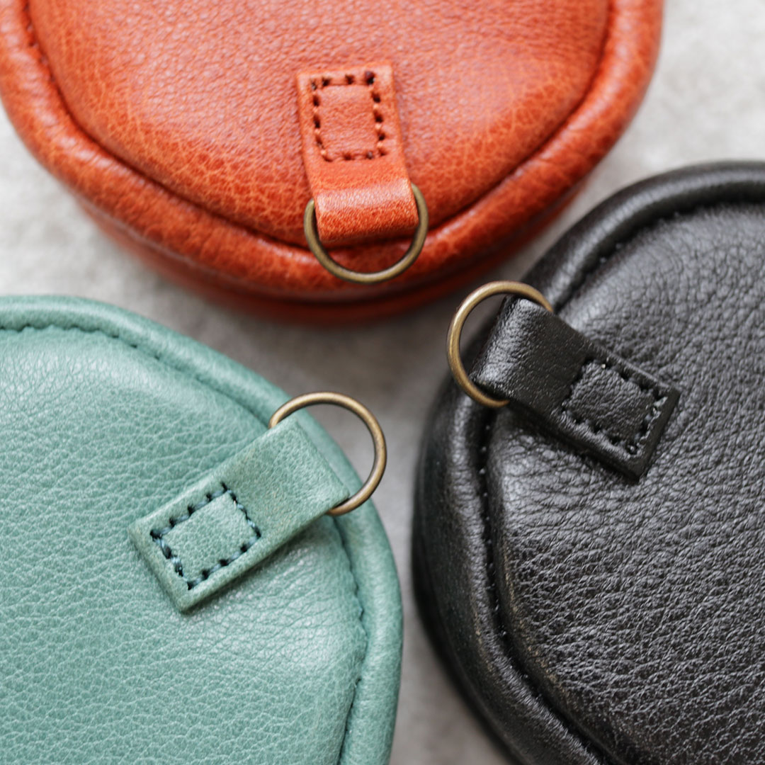 ぶら下げる小さな丸ポーチ　厚みがあるアイテム向け （アクセサリーケース ）MARUポーチ　*ストラップ別売