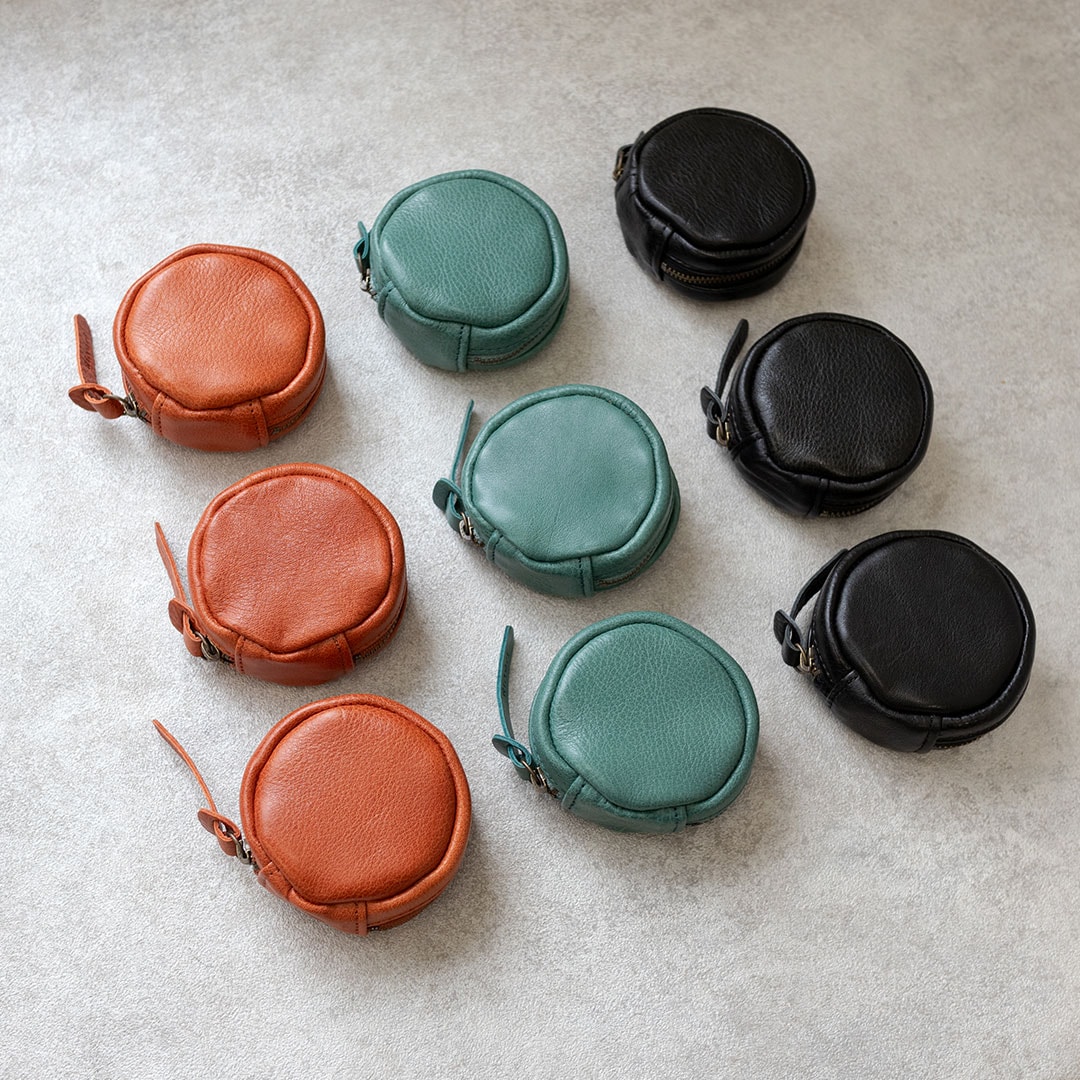 ぶら下げる小さな丸ポーチ　厚みがあるアイテム向け （アクセサリーケース ）MARUポーチ　*ストラップ別売