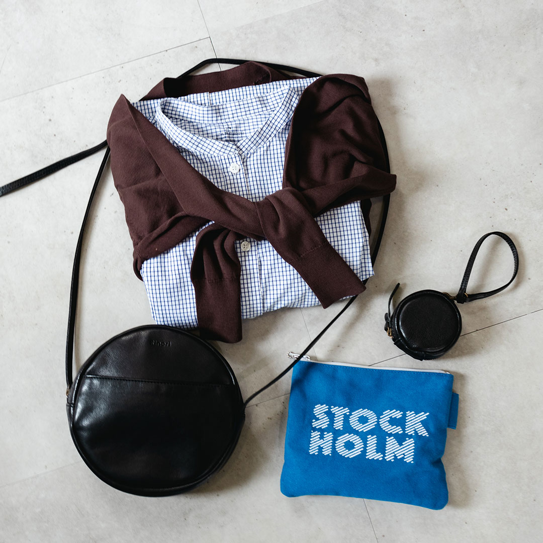 ぶら下げる小さな丸ポーチ　厚みがあるアイテム向け （アクセサリーケース ）MARUポーチ　*ストラップ別売