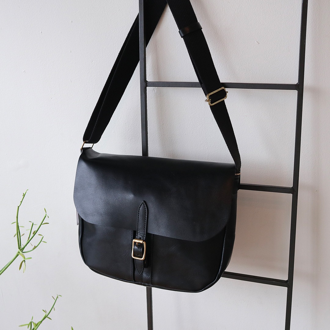 [再入荷待ち]ピリオドバッグ．　 ショルダーバッグ