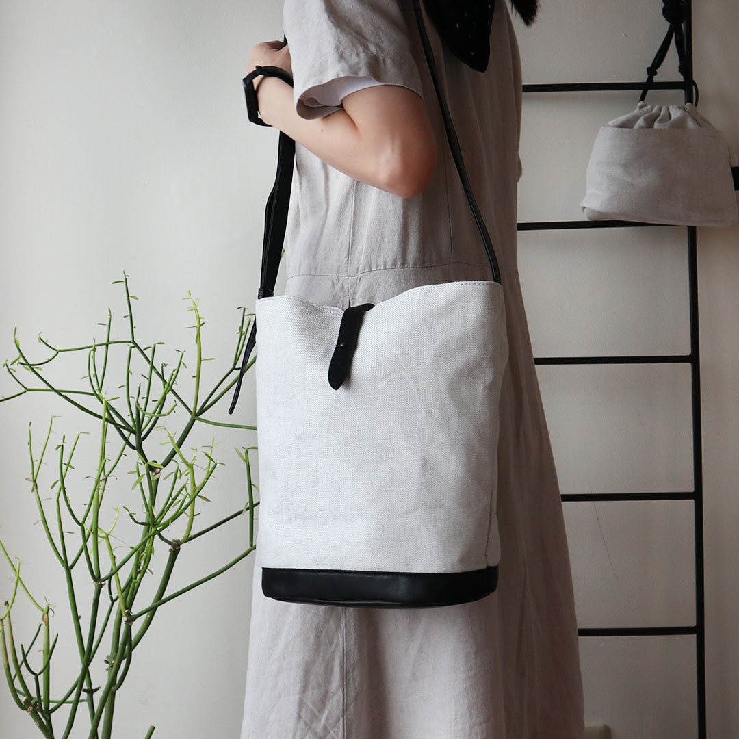 長財布が入る リネン×本革 バケツバッグ