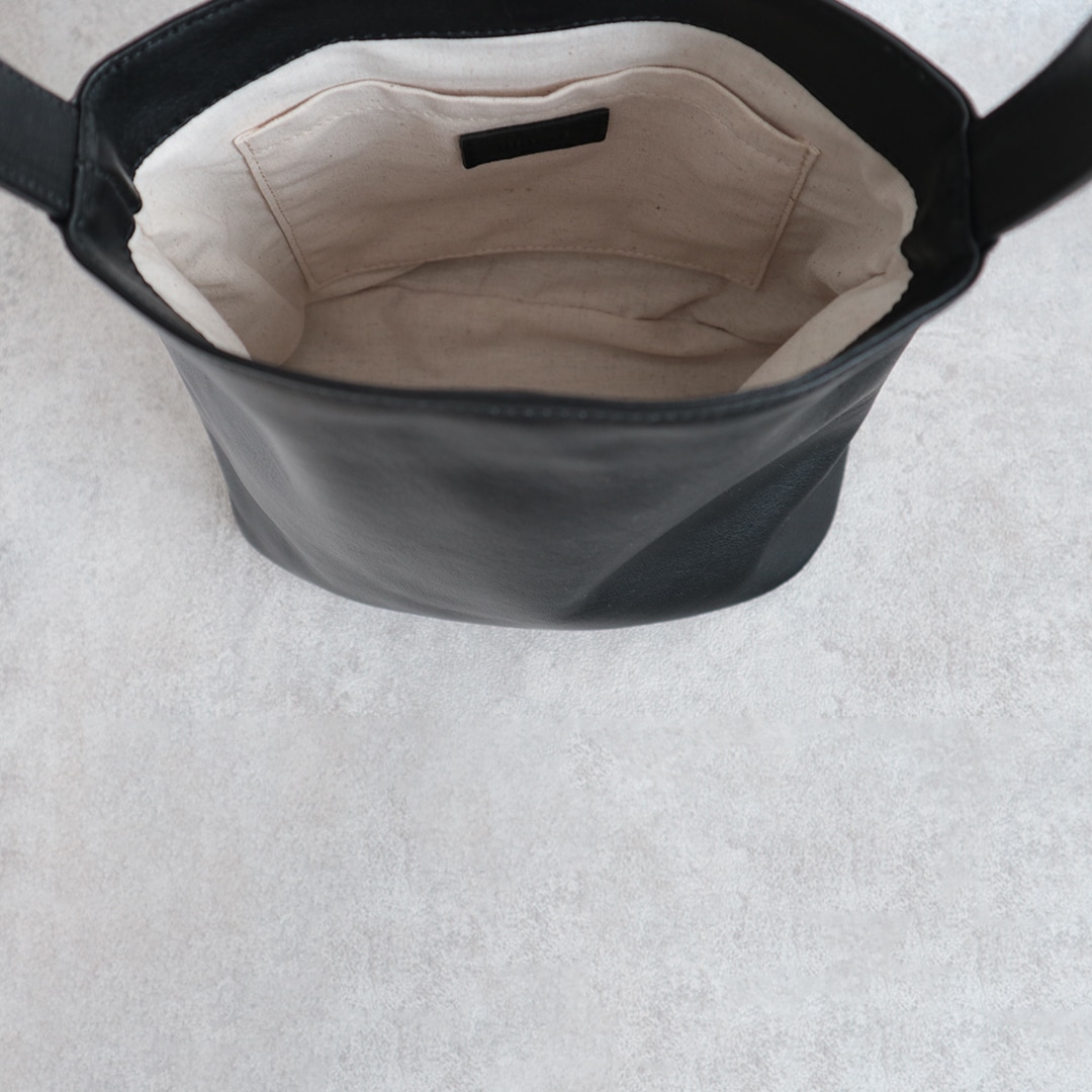 スクエアワンハンドルトート | Square One-Handle Tote