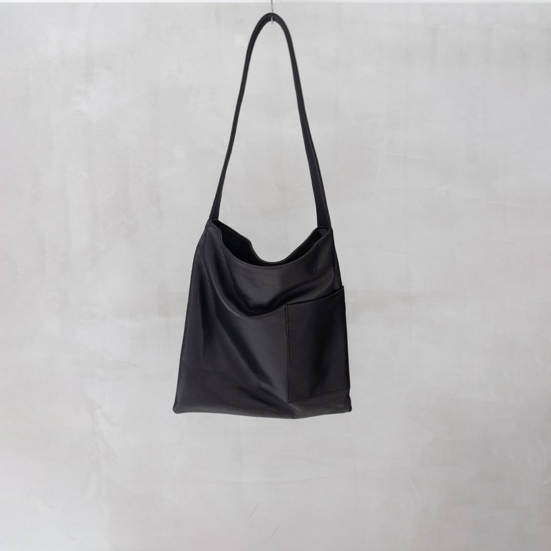 「暮らす」に寄り添う 外ポケット付きソフトレザー3waybag [ai&meg]